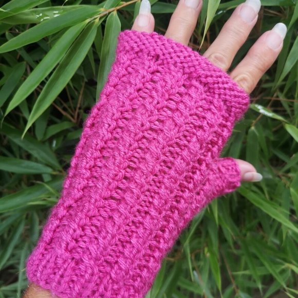 Candy Pink HandKnit Fingerless Texting Gloves Mittens Glovelet Rose Bonbon - Picture 6 of 12